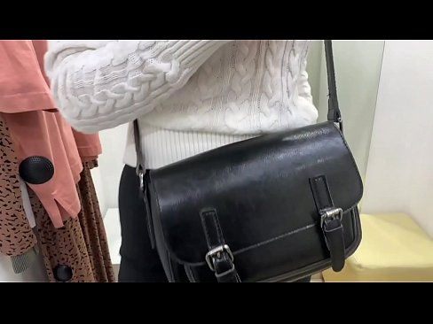 ❤️ Masturbasi publik dari jalang muda FeralBerry dengan dildo di kamar pas Video seks di porno id.klassikaprint.ru ️